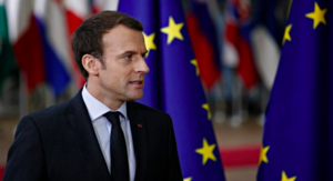 El euro tropieza ante la presión política en Francia